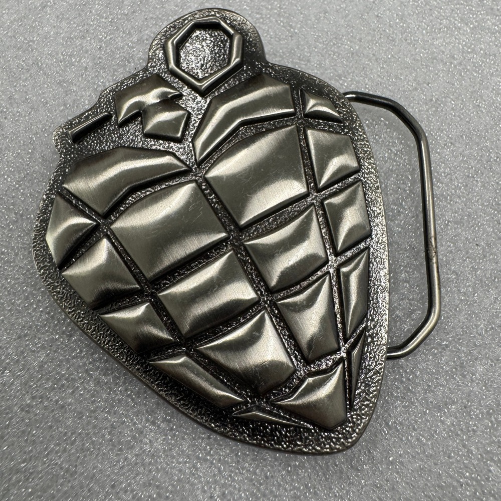 2004 Reprise Records Grenade Heart Belt Buckle Licensed Cinder Block Inc‎